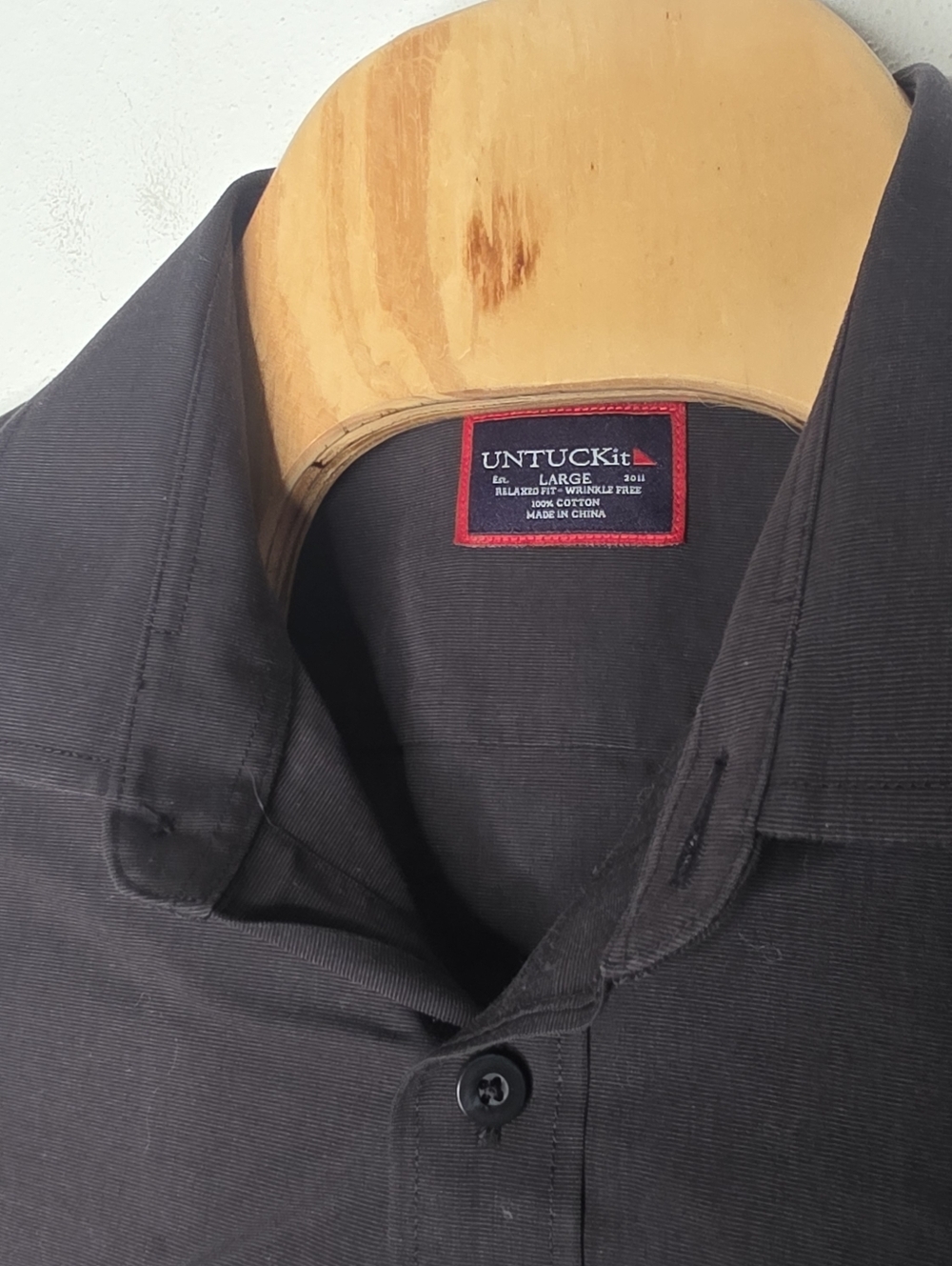 Untuckit Relaxed Fit Wrinkle Free Long Sleeve Button Down Shirt Men's Large L - Picture 4 of 5